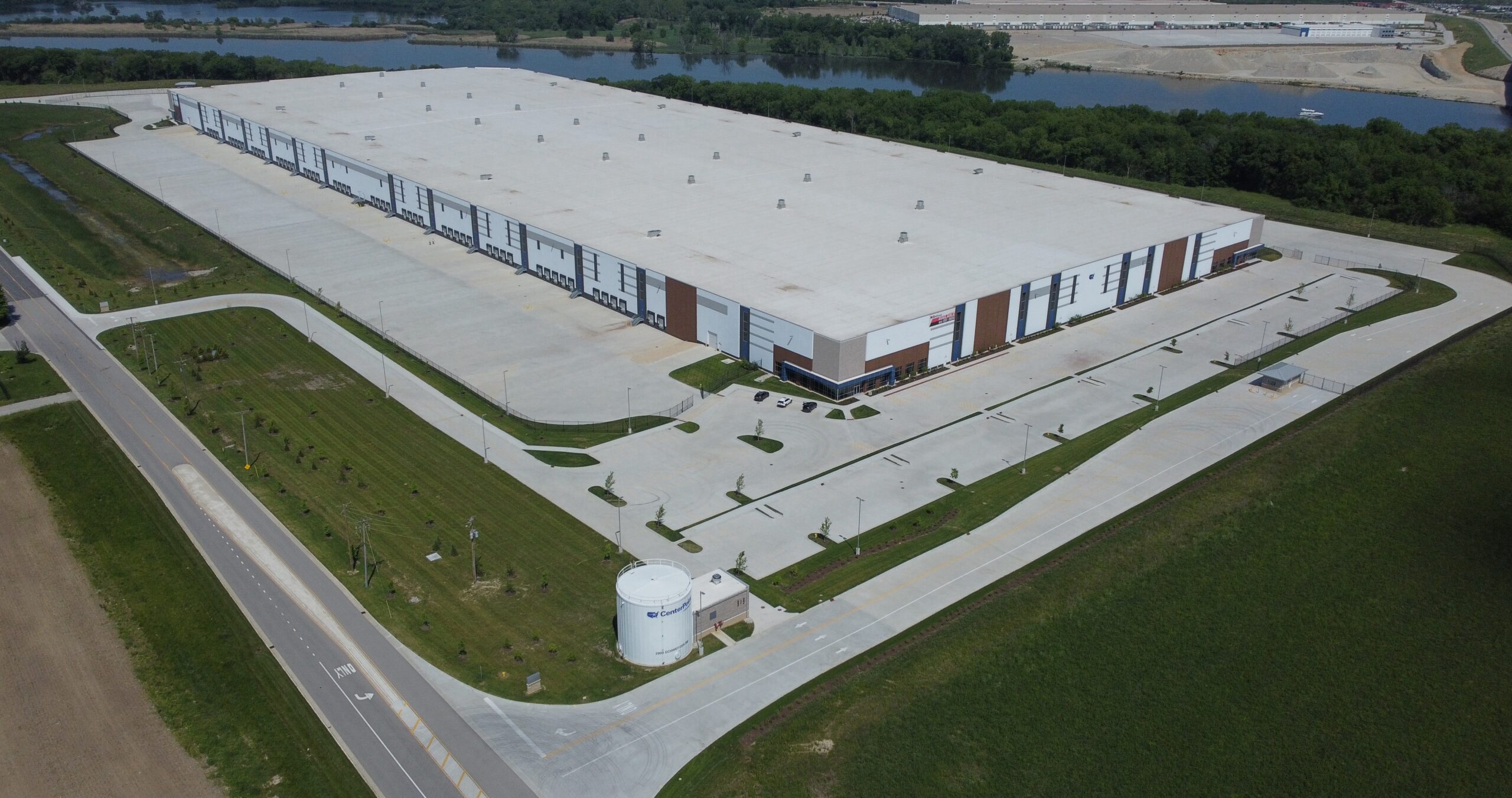 CenterPoint Leases Newly Constructed Distribution Center to Chicagoland-Based 3PL Image